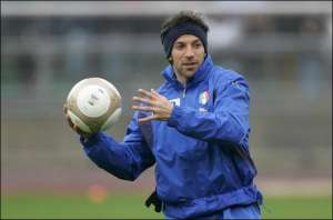 У складі збірної Італії Алессандро Дель П’єро виграв Кубок світу-2006. Він став п’ятим володарем призу ”Золота нога”