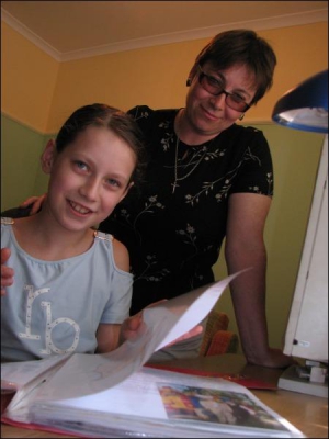 Катерина Чумаченко з мамою Іриною у своєму будинку в Тернополі