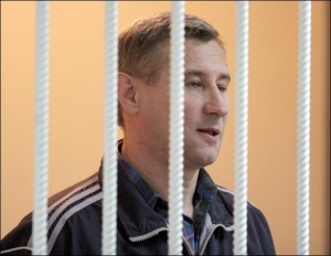 Владимир Мисковец в зале Апелляционного суда Волынской области слушает приговор. Его адвокаты недовольны, что суд проингорировал все смягчающие обстоятельства дела