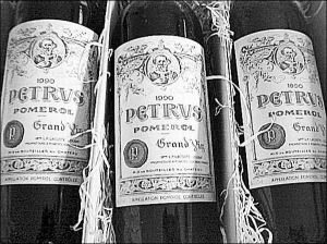 За пляшку французького вина ”Шато Петруз” 1990 року на лондонському аукціоні ”Сотбіз” запропонували 3,1 тисячі фунтів