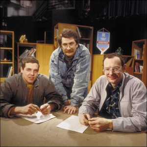 Телеведучі програми ”Взгляд” (зліва направо): Олександр Любімов, Владислав Лістьєв і Дмитро Захаров у день першого виходу в ефір — 22 вересня 1986 року