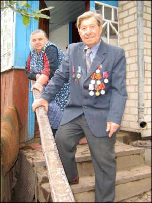Дмитрий Юрченко находился в концлагере Освенцим с отцом президента Андреем Ющенко. А его жена Нина Ивановна работала в Германии остарбайтером