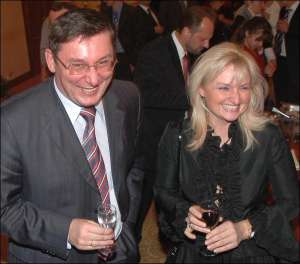 Юрий Луценко с женой Ириной на одном из мероприятий ”Нашей Украины”