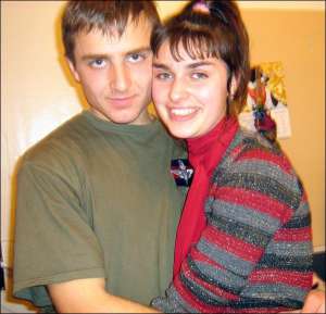 Роман Земськов разом зі своєю дівчиною Оленою Попльовко під час відпустки торік