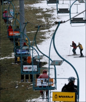 Торік туристи каталися на горі Крконоші у Чехії на штучному снігу