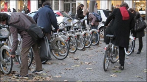 Из-за забастовки транспортников многие французы пересели на велосипеды