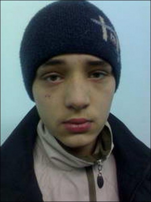Фото 18-річного Дениса. Його звинувачують у тому, що він відбирав у школярів мобільні телефони