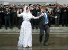 Президент Чечни Рамзан Кадиров танцует во время открытия аэропорта 'Грозный'.