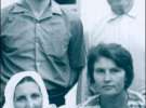 Василь Стус, его отец Семен, сидят — мать Илина, племянница Татьяна и сестра Мария. Донецк, 1968 год
