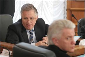 Петр Симоненко (слева) и Владимир Литвин во время вчерашнего заседания согласительного совета парламента