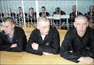 Ученики вечерней школы при Винницком учреждении исполнения наказаний №1 во время урока алгебры. Занятия в тюрьме посещают 50 осужденных
