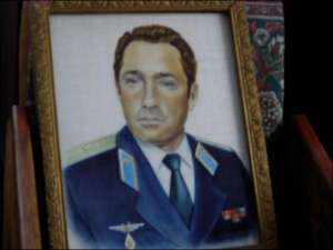 Леонтий Марков всю жизнь работал военным, вышел на пенсию подполковником. Портрет когда-то нарисовал друг-военный