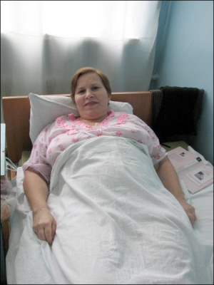 55-летняя Ольга Алексеевна в столичный Центр грыж живота приехала из Боярки Киевской области. Женщина жаловалась на сильные боли возле пупка. Ее прооперировали 31 января. На второй день уже могла самостоятельно вставать