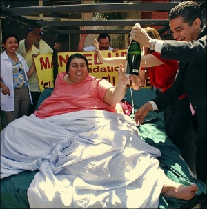 Мексиканець Мануель Урібе відзначає своє схуднення з найближчими сусідами