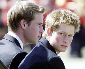 Британські принци Вільям і Гаррі проходять вишкіл у військовому таборі графства Дорсет