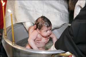 Трехмесячную дочь певицы Галлины Софию-Марию крестили в Крестовоздвиженском храме Киево-Печерской лавры. Ребенок вел себя тихо, не капризничал