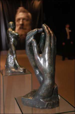 ”Собор” — одна з найвідоміших скульптур Оґюста Родена. Нині його роботи коштують 2—4 мільйони доларів