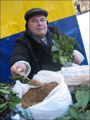 Гиви Габелия на центральном рынке Полтавы продает специи. Каждые десять дней ему передают их кораблем из Грузии
