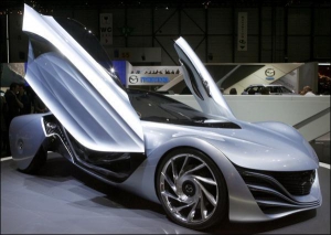 Компания ”Мазда” представила на Международном автосалоне в Женеве, Швейцария, концепт-кар ”Таики”