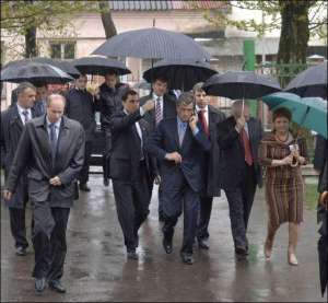 Під час поїздки до Львова в супровід президента Віктора Ющенка увійшли дев’ять міністрів