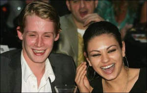 ”Він простий, добрий та ерудований. Але жахливий домосід”, — каже про Макалея Калкіна колишня чернівчанка Міла Куніс