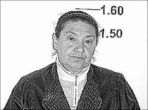 Жінка, яку підозрюють у шахрайстві. Вона брала в пенсіонерів від 100 до 700 гривень