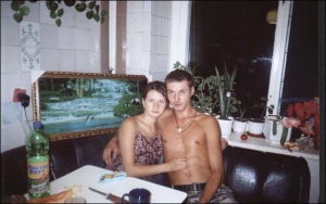 Владимир Карпиков с сестрой Ириной на кухне родительской квартиры в райцентре Тальное Черкасской области