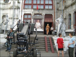 Вокзал для съемок продолжения сериал ”Смерть шпионам” искали по всей Украине. Козятинский подошел лучше всего по архитектуре и отсутствию ремонта