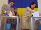 Кандидат на пост мера Киева, народный депутат от Блока ”НУ - НС” Николай Катеринчук с женой Анастасией  