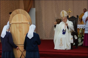 Во время литургии во Львове освящена икона сестры Марты Вецкой, которую передадут в Снятин Ивано-Франковской области
