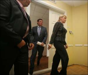 Юрій Луценко прийшов на прес-конференцію з наради у Тимошенко