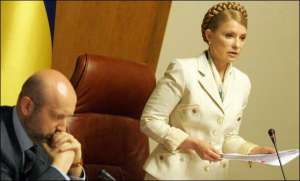 На засіданні Кабміну Юлія Тимошенко заявила про тиск на членів Конституційного суду
