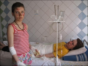 Максим і Ганна Залукаєві лежать в опіковому відділенні Хмельницької обласної лікарні. Хлопець готується до операції