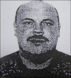 Ксерокопия фото из поддельного паспорта. Этого мужчину разыскивает милиция