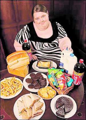Джорджина Девіс стверджує, що має психологічну залежність від їжі