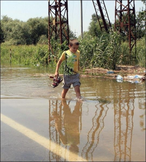 Траса Одеса–Рені досі залишається під водою. Із сіл Біляївського району Одеської області евакуювали людей