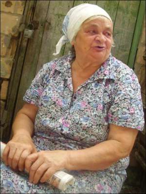 Екатерина Романова из поселка Макаров Киевской области почти 20 лет обрабатывала огород. В прошлом году ее землю забрали