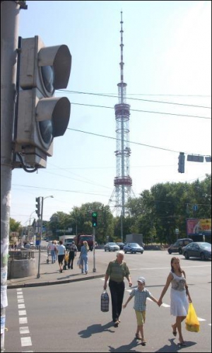 Киевская телебашня расположенная по адресу ул. Дорогожицкая, 10. Сооружение видно из любой точки столицы