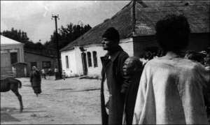 1979 год. Центральная площадь городка Брацлав Немировского района. Во время съемок кинофильма ”Поезда революции”