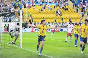 Полузащитник сборной Украины Сергей Кравченко (№16) забил единственный гол в матче против поляков