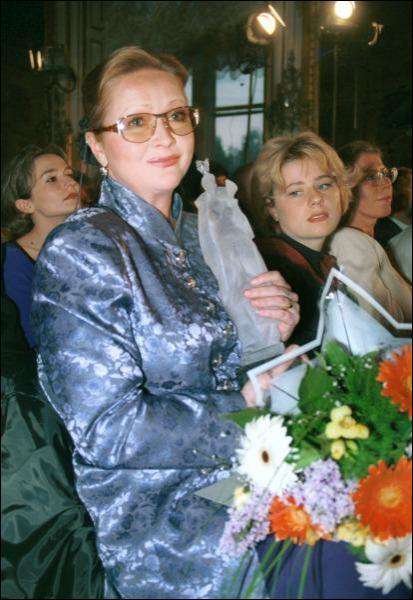 12 років тому актриса Наталія Гундарева отримала премію ”Хрустальна Турандот” за кращу жіночу роль. Нагороду їй вручили у маєтку графа Шереметьєва ”Кусково” 25 травня 1996 року
