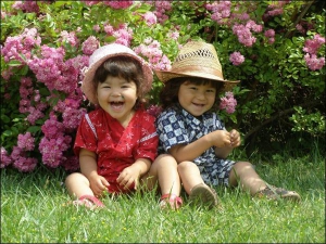 Дочку Эллен (слева) и сына Рю украинка Светлана Федорчук родила в Японии 24 августа 2006 года. Этим летом они отдыхали у бабушки и дедушки в Ладыжине Винницкой области