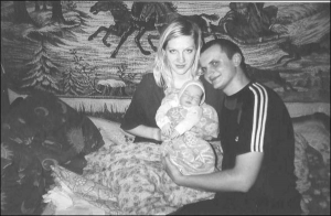 Житомирянин Владимир Суслов с женой Екатериной и сыном Артуром. Фото сделано 1,5 года тому