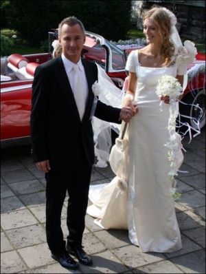 Російський ресторатор Степан Михалков одружився із моделлю Єлизаветою Ільїною у березні. Вінчання відклали на півроку — чекали, поки закінчиться церковний піст