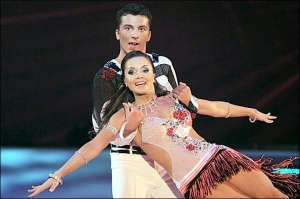 Гимнастка Лилия Подкопаева и ее партнер, танцор Сергей Костецкий, выиграли бронзу на танцевальном Евровидении. Финал конкурса состоялся в эту субботу в шотландском городе Глазго