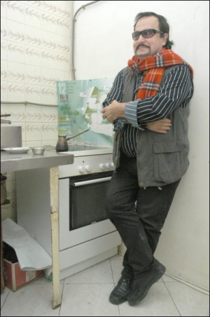 У 2006-му Юрій Покальчук працював арт-директором  столичного ресторану ”Купідон” на Пушкінській. Фото зроблене в обід 25 січня. Про свою хворобу Покальчук дізнався через півтора року