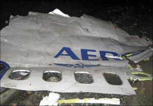 Боїнґ 737 упав на залізничну колію за півкілометра від житлових будинків російського міста Перм. Загинули 82 пасажири та 6 членів екіпажу