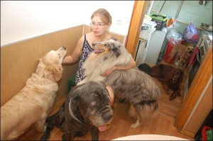 Для котів і собак Вікторія Кіщенко виділила дві окремі кімнати у своєму приватному будинку в столичному районі Караваєві Дачі