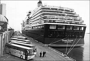”Queen Victoria” у причала Одесского порта 