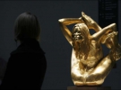 Марк Куинн и его скульптура Кейт Мосс "Сирена"